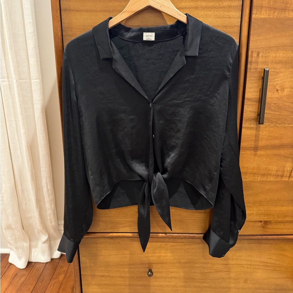 Button and tie blouse